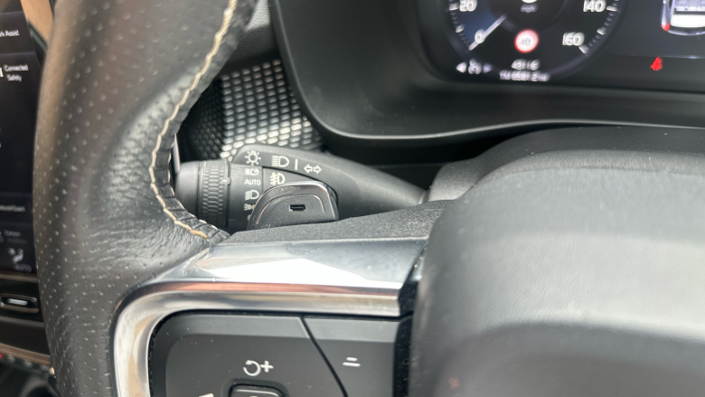 Volvo Xc40 2.0 D4 [190] R DESIGN 5dr AWD Geartronic Diesel Estate